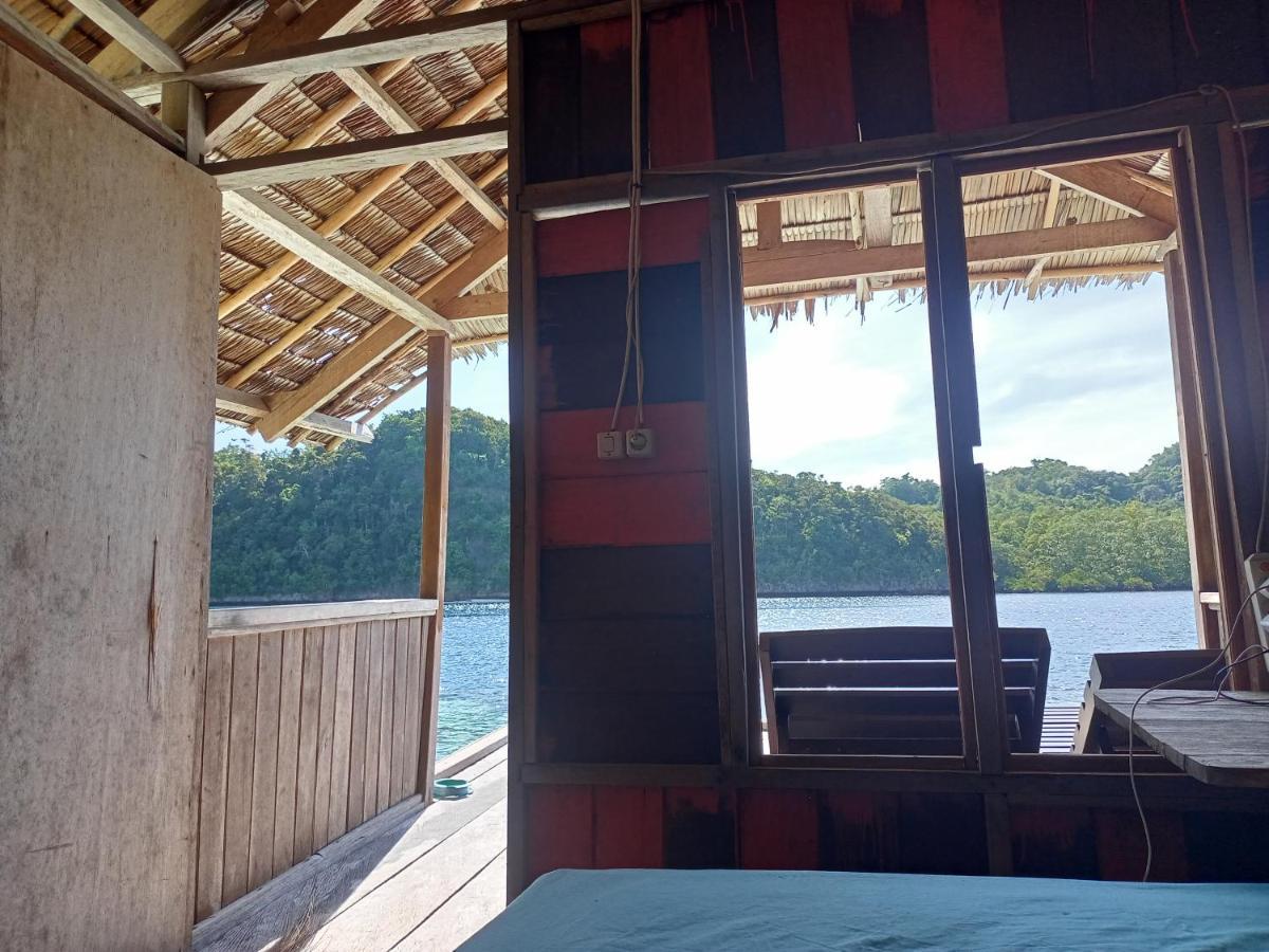 Meos Ambower Homestay Raja Ampat Fam 外观 照片