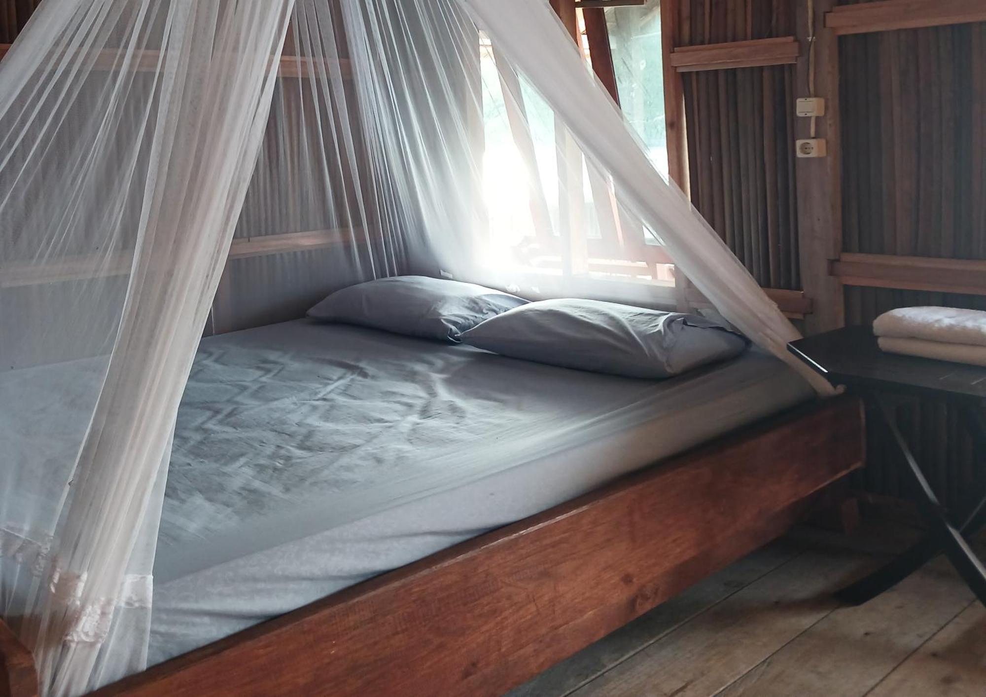 Meos Ambower Homestay Raja Ampat Fam 外观 照片