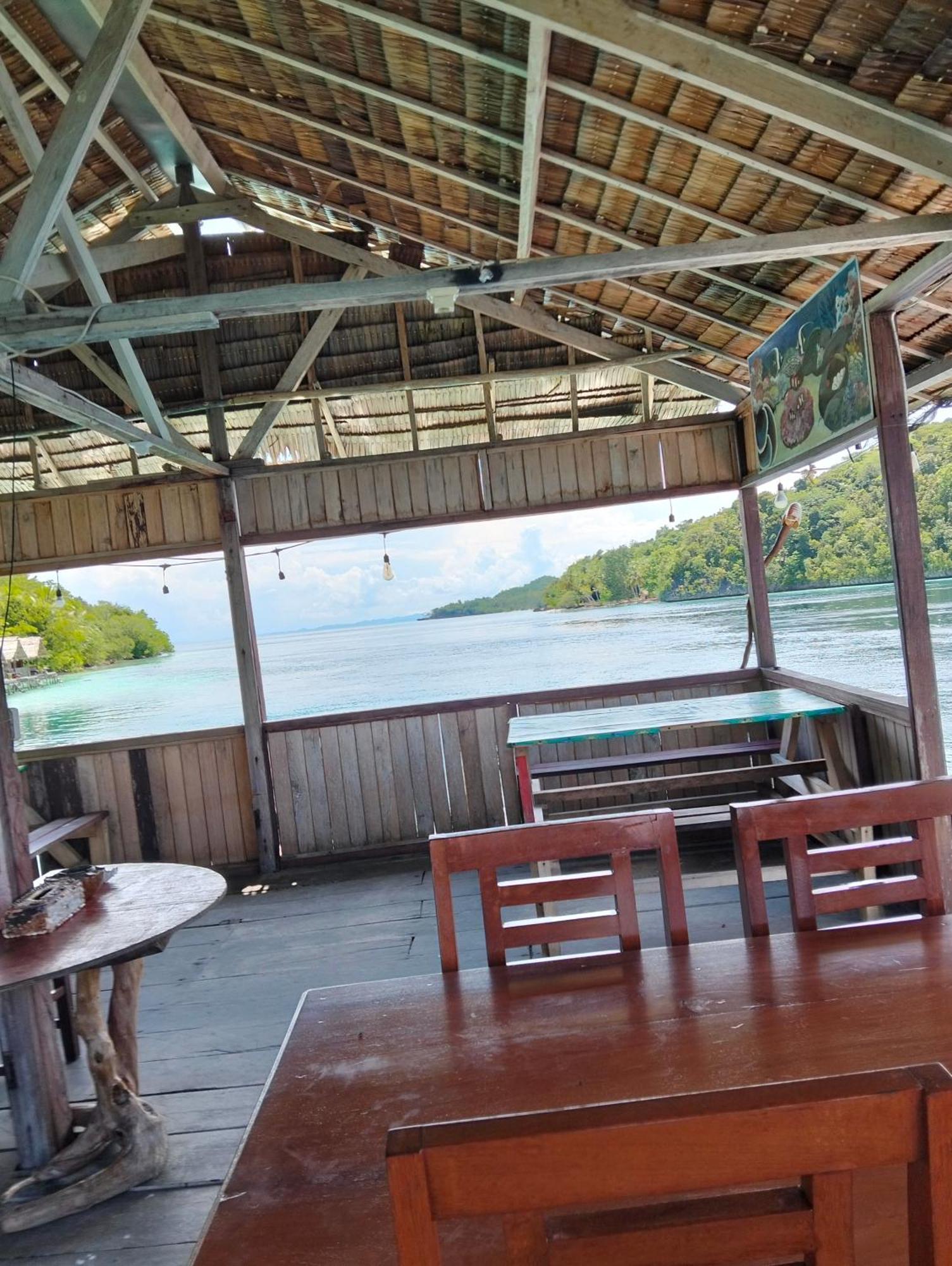 Meos Ambower Homestay Raja Ampat Fam 外观 照片