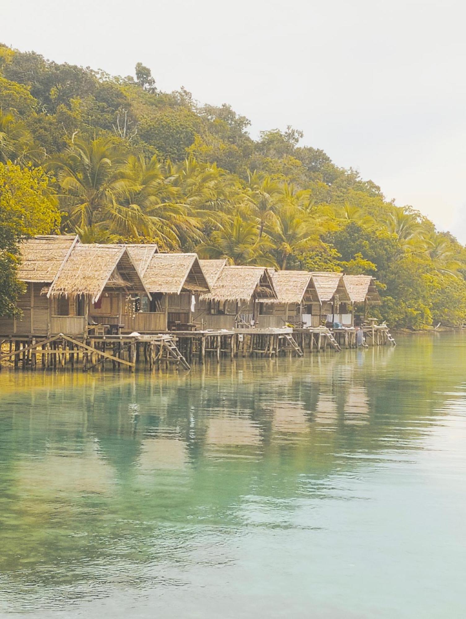 Meos Ambower Homestay Raja Ampat Fam 外观 照片