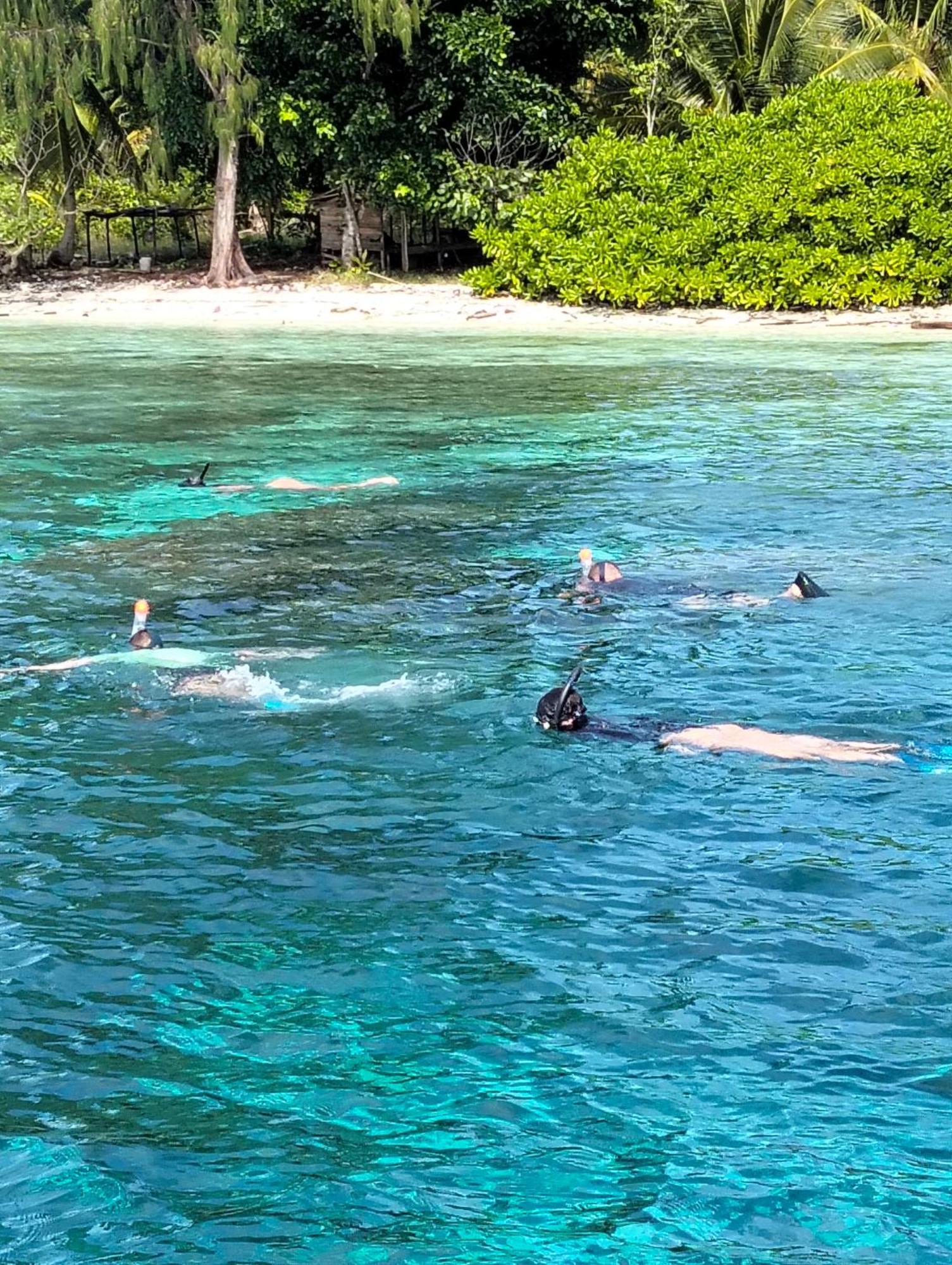 Meos Ambower Homestay Raja Ampat Fam 外观 照片