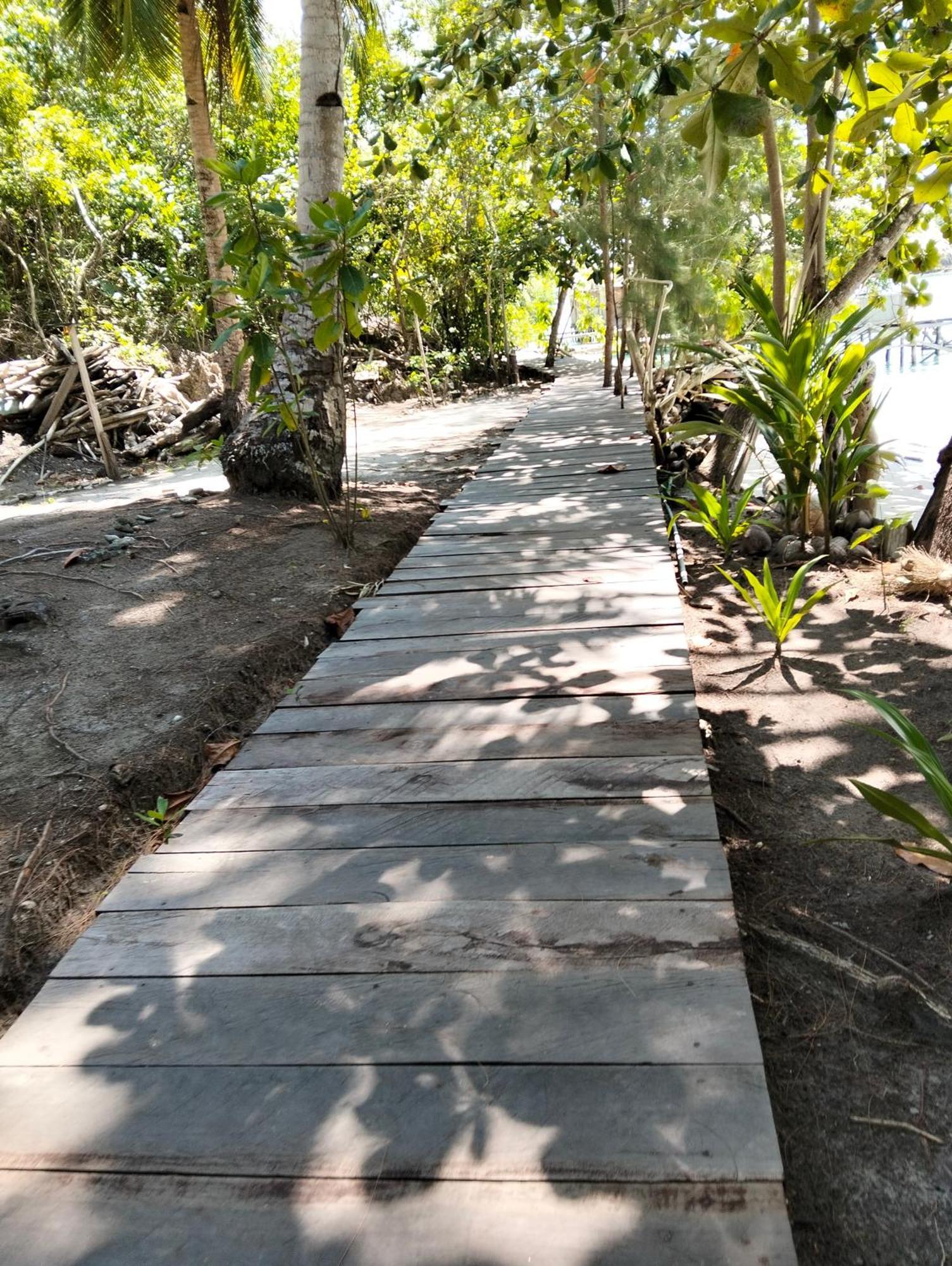 Meos Ambower Homestay Raja Ampat Fam 外观 照片