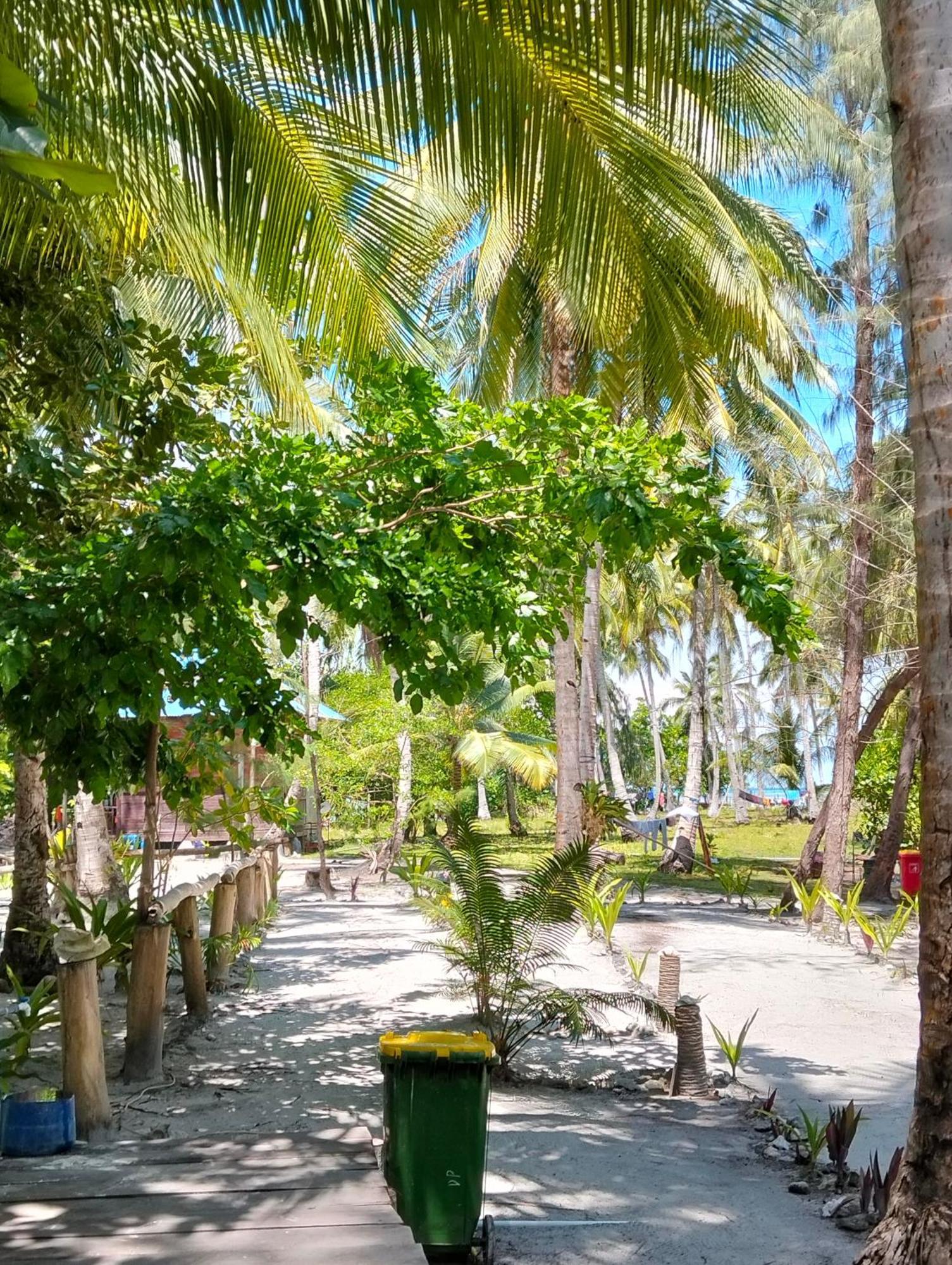Meos Ambower Homestay Raja Ampat Fam 外观 照片
